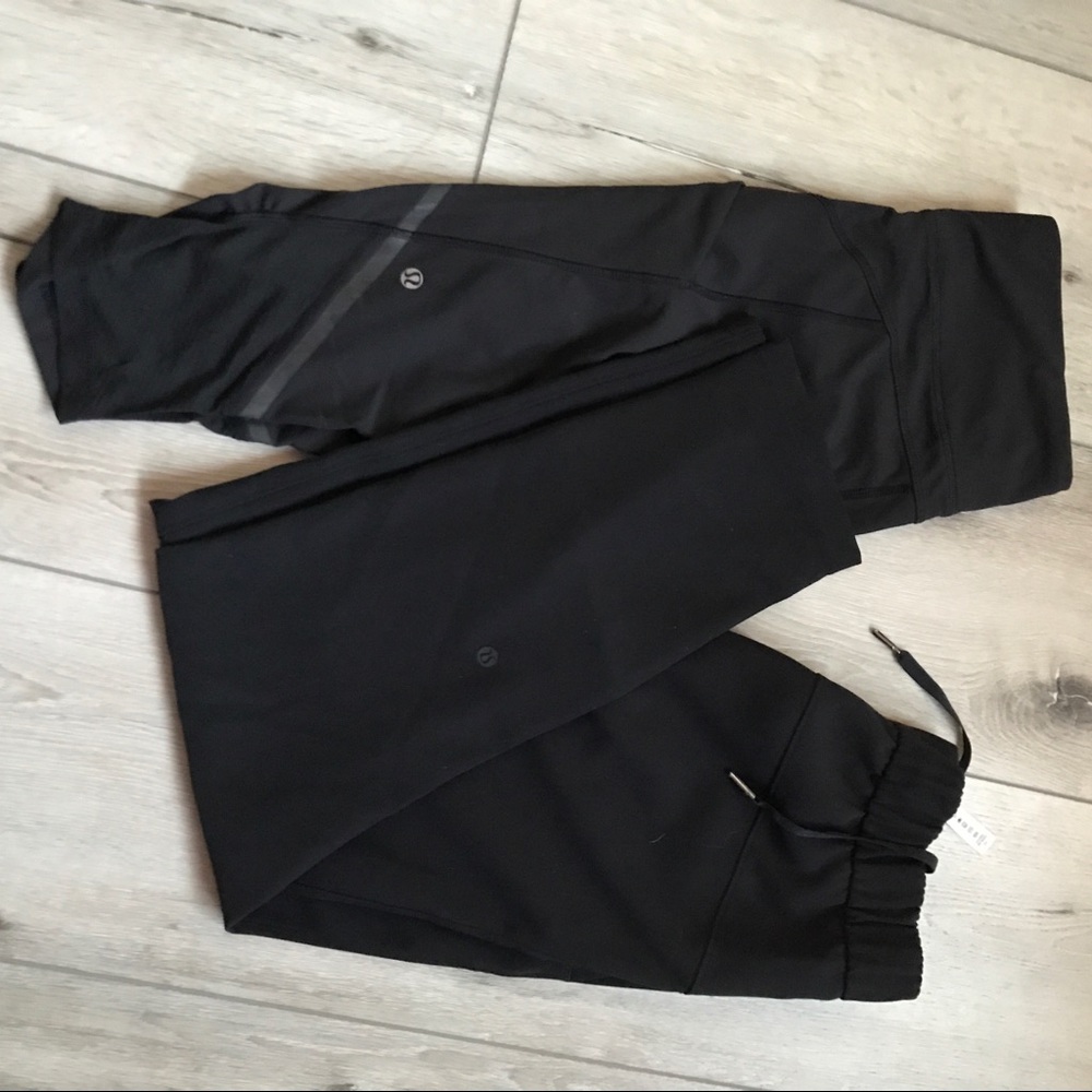 Lululemon black joggers and leggings bundle size 6 - Picture 1 of 8